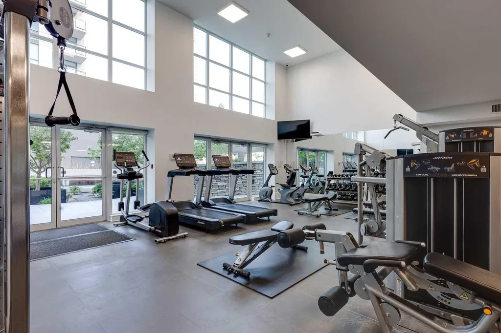1111 10 Street SW Calgary AB T2R 1E3