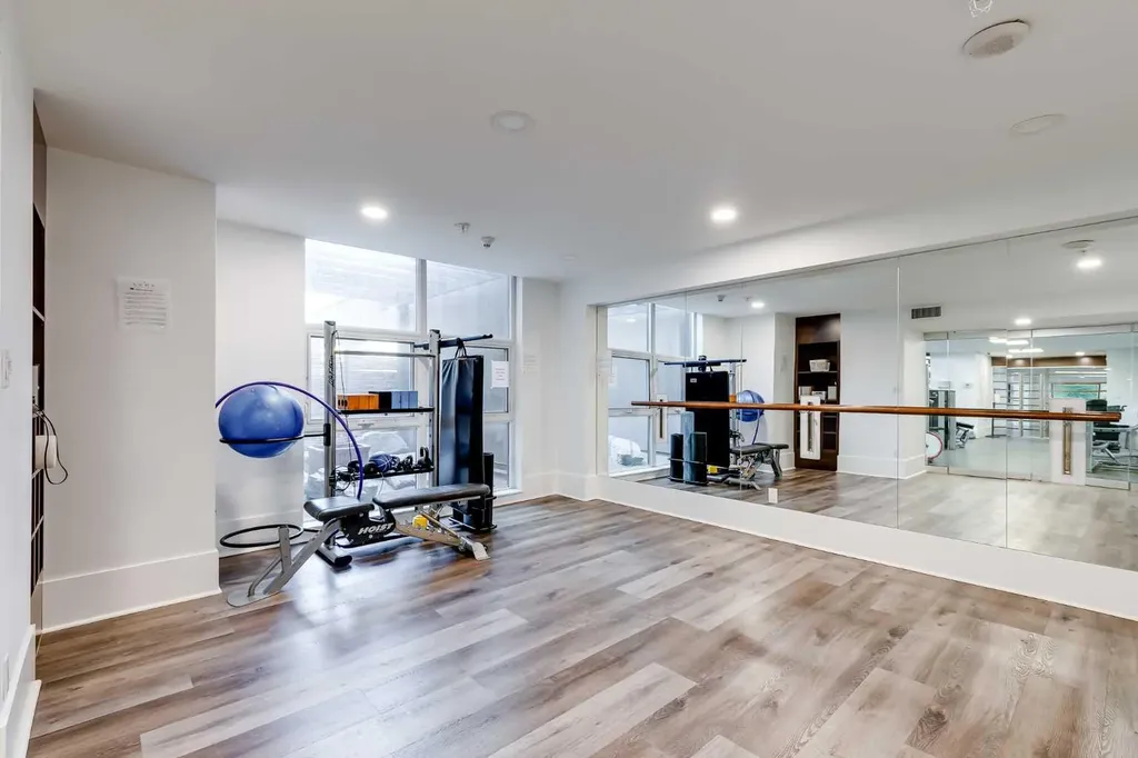 1111 10 Street SW Calgary AB T2R 1E3