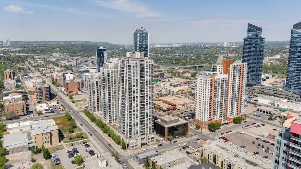 1111 10 Street SW Calgary AB T2R 1E3