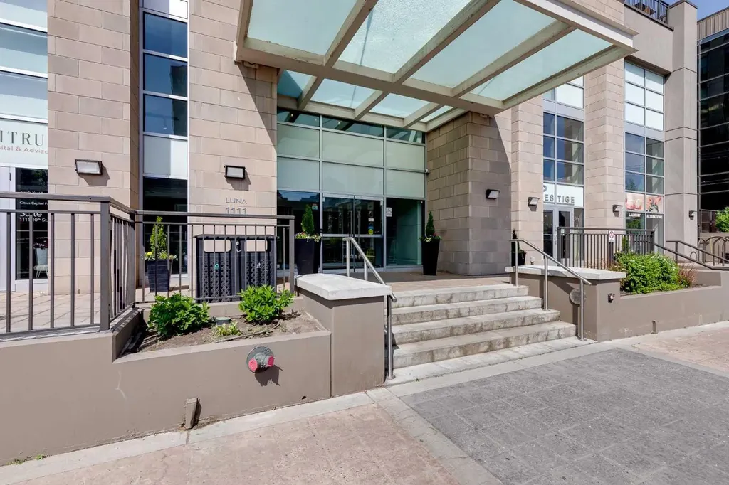 1111 10 Street SW Calgary AB T2R 1E3