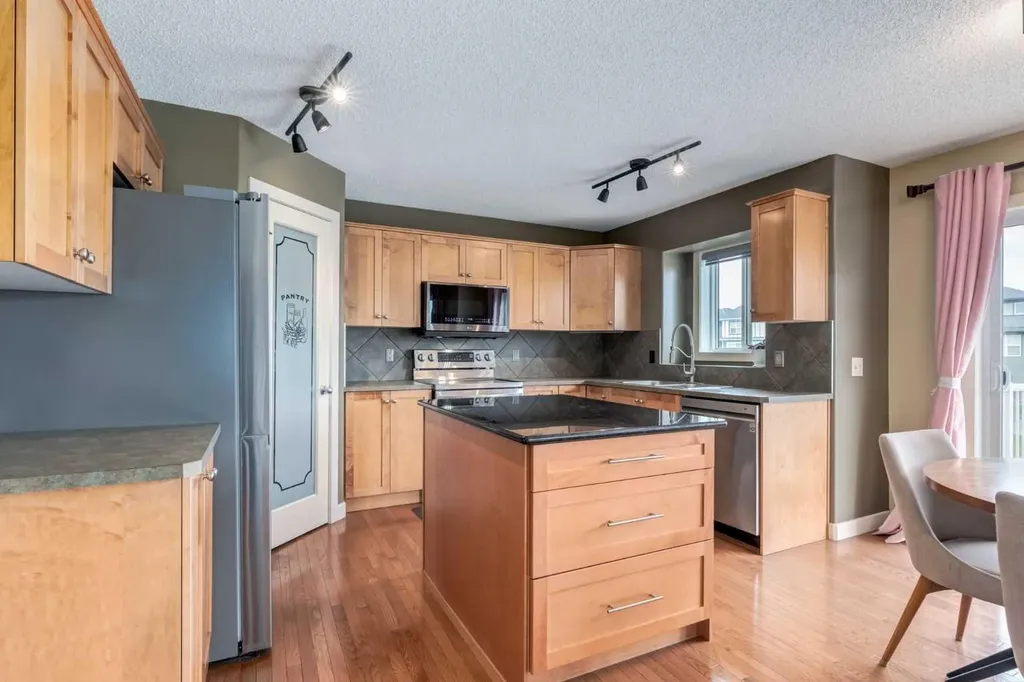 664 Luxstone Landing SW Airdrie AB T4B 3L2
