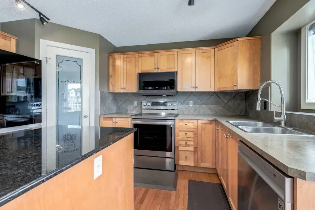 664 Luxstone Landing SW Airdrie AB T4B 3L2