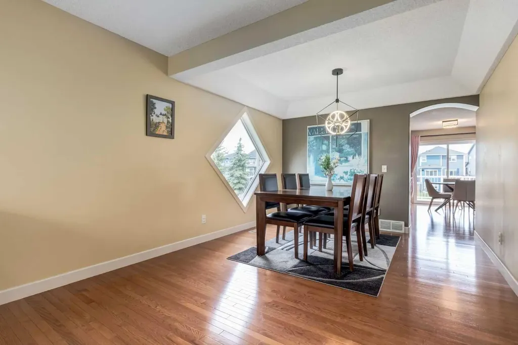 664 Luxstone Landing SW Airdrie AB T4B 3L2
