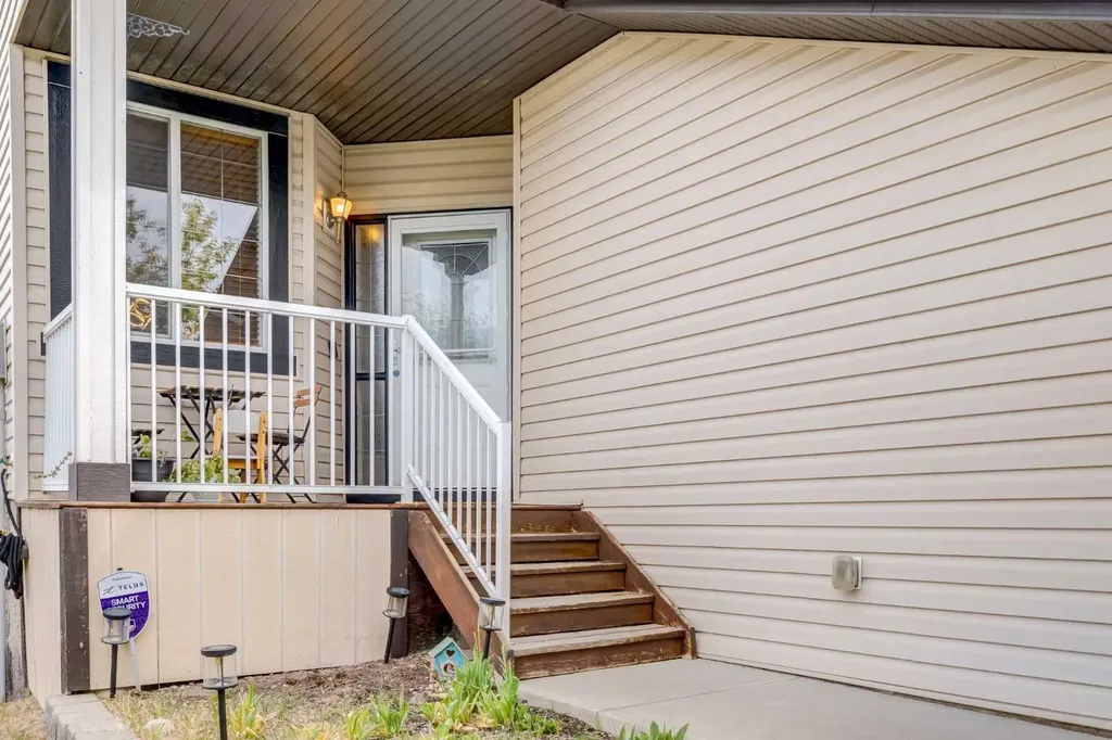664 Luxstone Landing SW Airdrie AB T4B 3L2