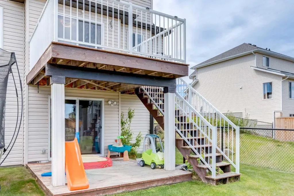 664 Luxstone Landing SW Airdrie AB T4B 3L2