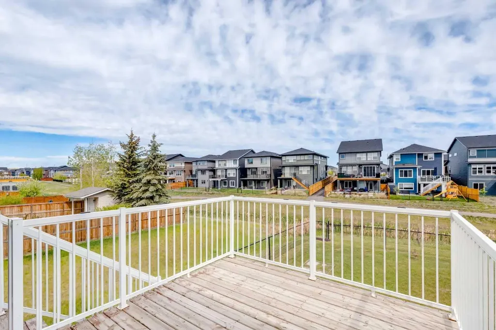 664 Luxstone Landing SW Airdrie AB T4B 3L2