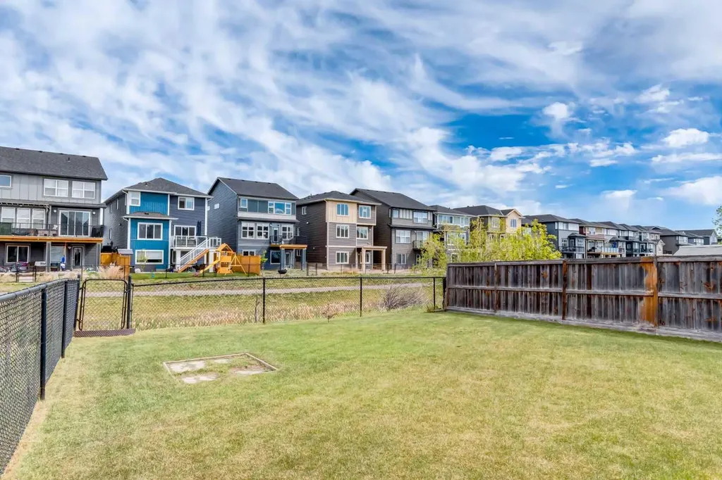 664 Luxstone Landing SW Airdrie AB T4B 3L2
