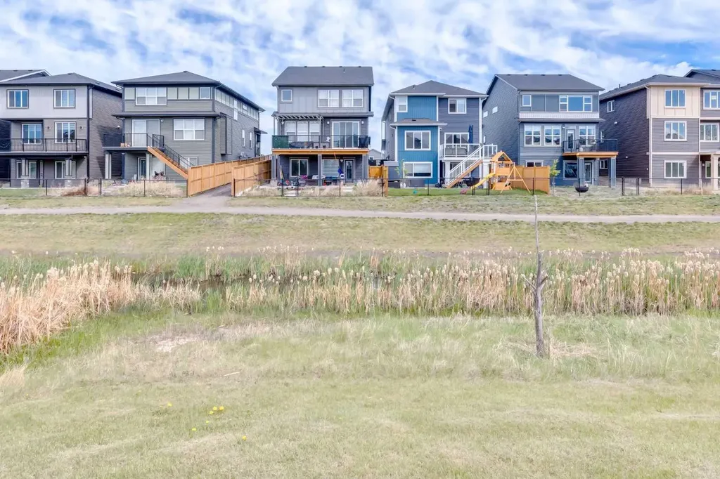 664 Luxstone Landing SW Airdrie AB T4B 3L2