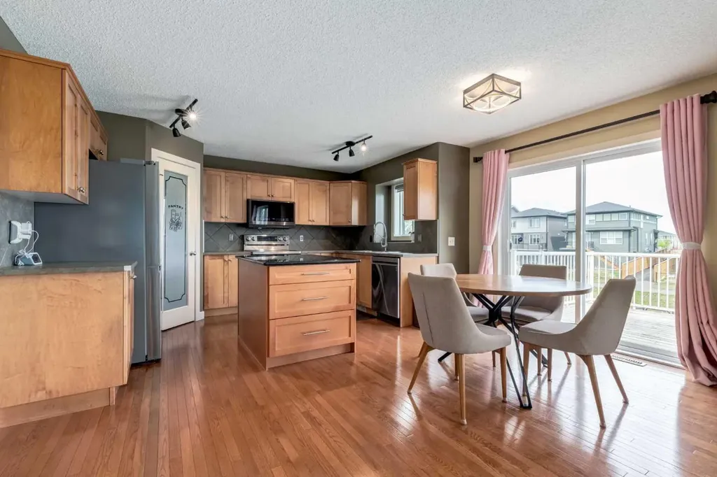 664 Luxstone Landing SW Airdrie AB T4B 3L2