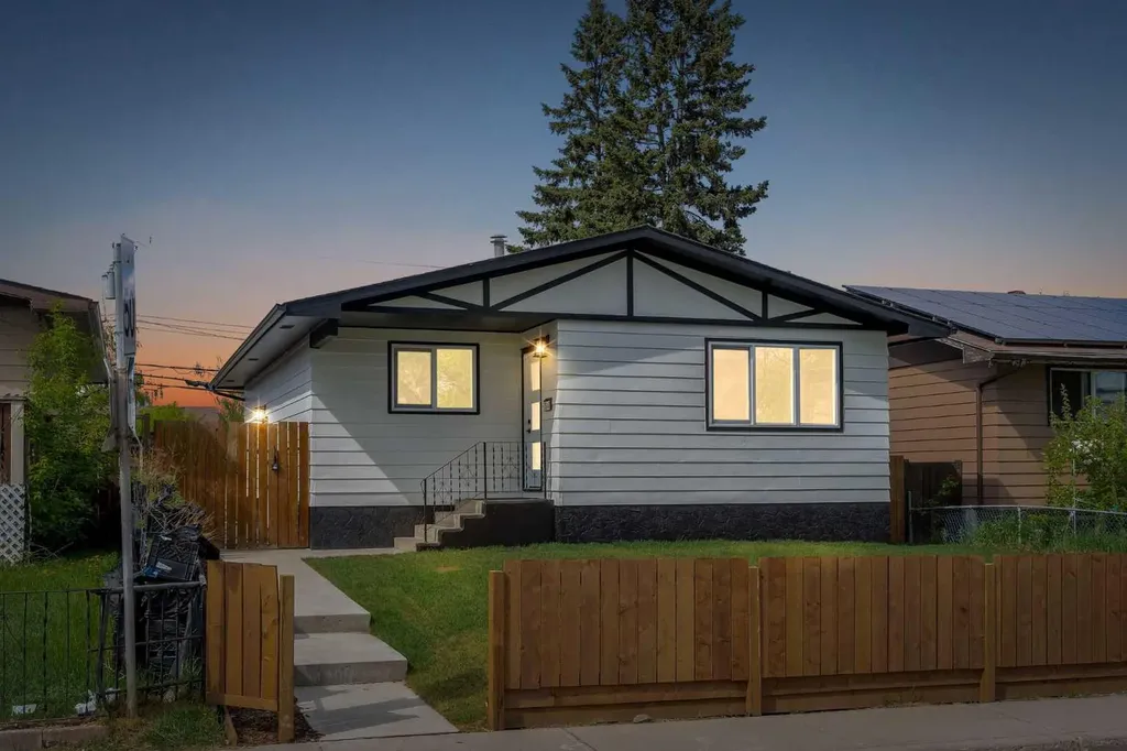 3640 Dover Ridge Drive SE Calgary AB T2B 2B4