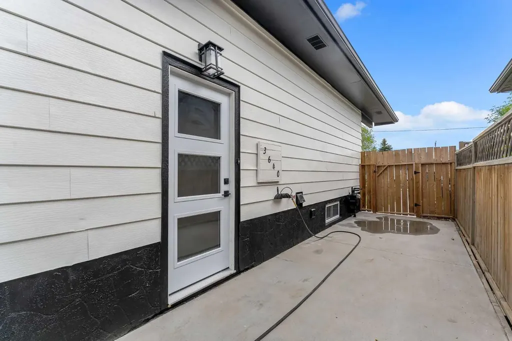3640 Dover Ridge Drive SE Calgary AB T2B 2B4