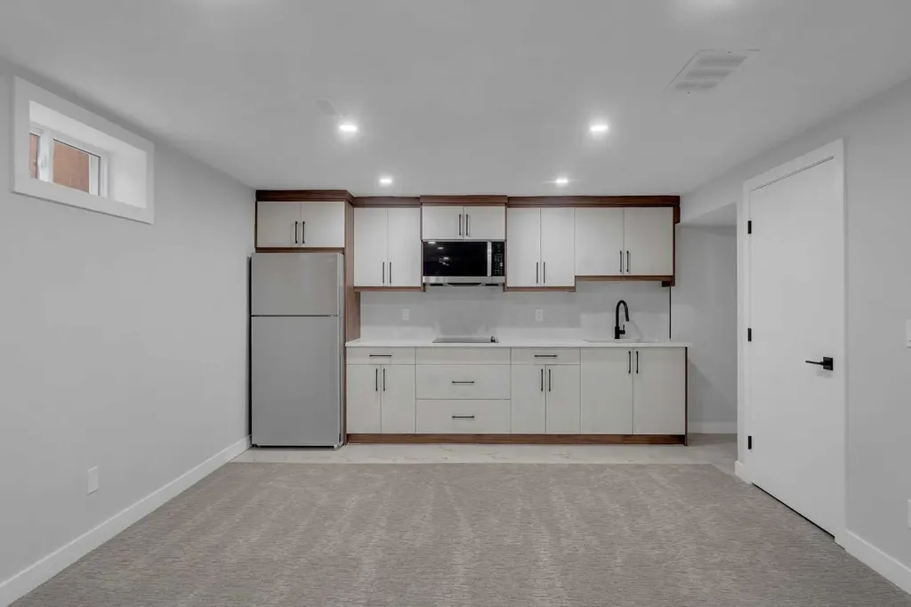 3640 Dover Ridge Drive SE Calgary AB T2B 2B4