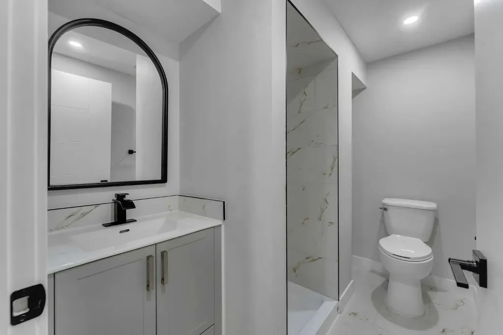 3640 Dover Ridge Drive SE Calgary AB T2B 2B4