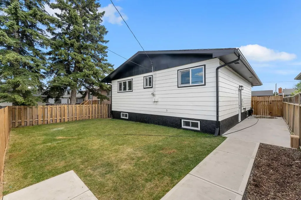 3640 Dover Ridge Drive SE Calgary AB T2B 2B4