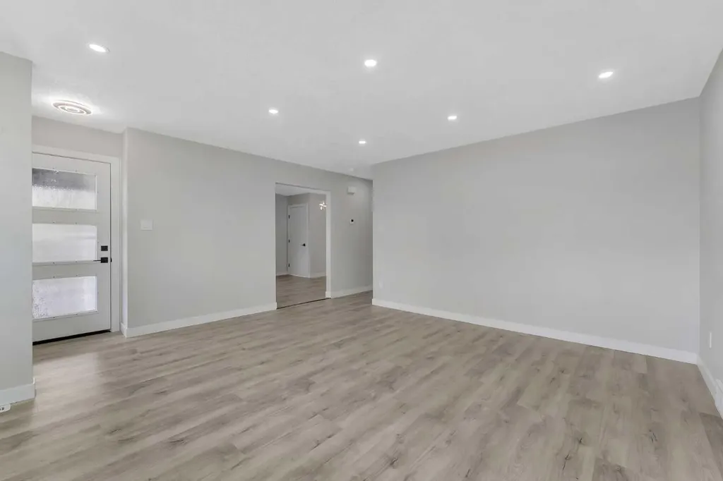 3640 Dover Ridge Drive SE Calgary AB T2B 2B4