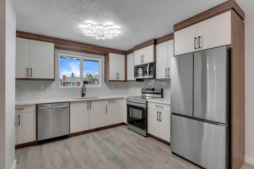 3640 Dover Ridge Drive SE Calgary AB T2B 2B4