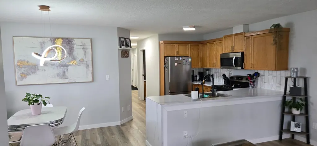 5113 A 54 Avenue Ponoka AB T4J1H8