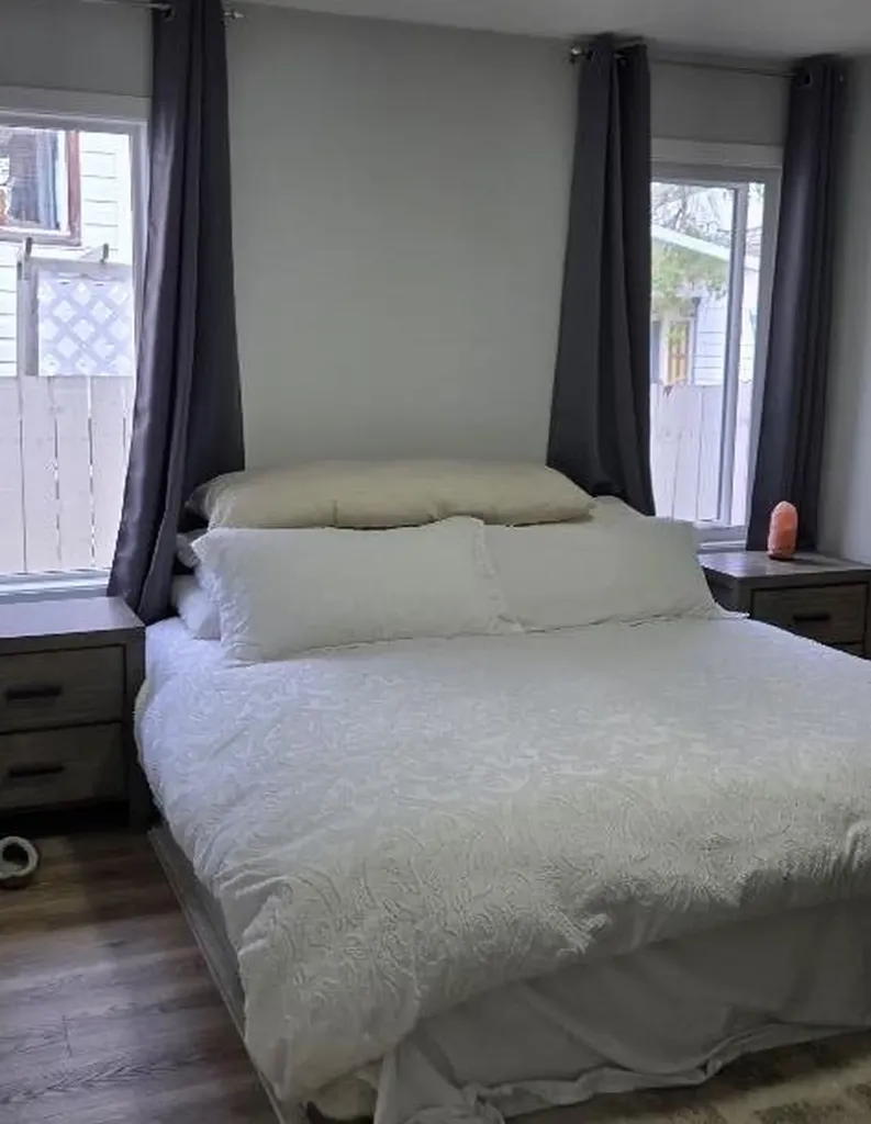 5113 A 54 Avenue Ponoka AB T4J1H8