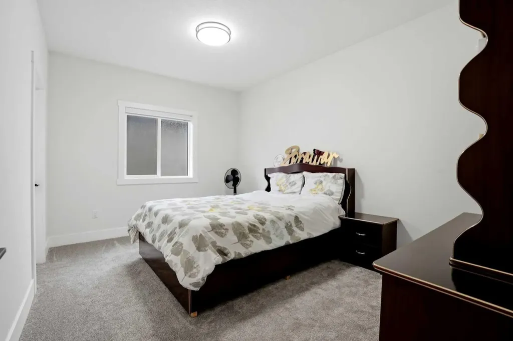 166 Kinniburgh Crescent Chestermere AB T1X 1Y1
