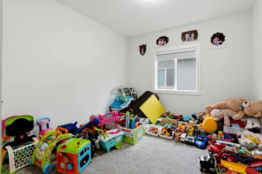 166 Kinniburgh Crescent Chestermere AB T1X 1Y1