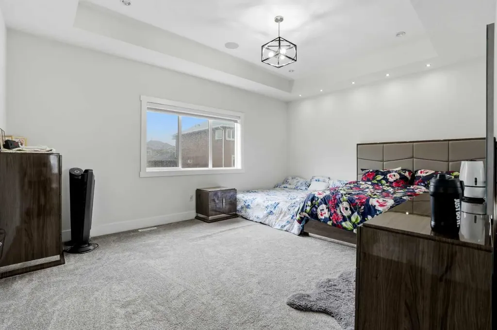 166 Kinniburgh Crescent Chestermere AB T1X 1Y1