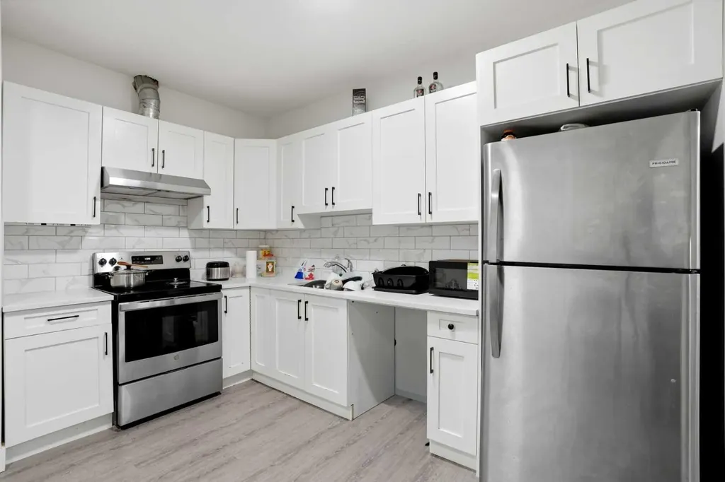 166 Kinniburgh Crescent Chestermere AB T1X 1Y1
