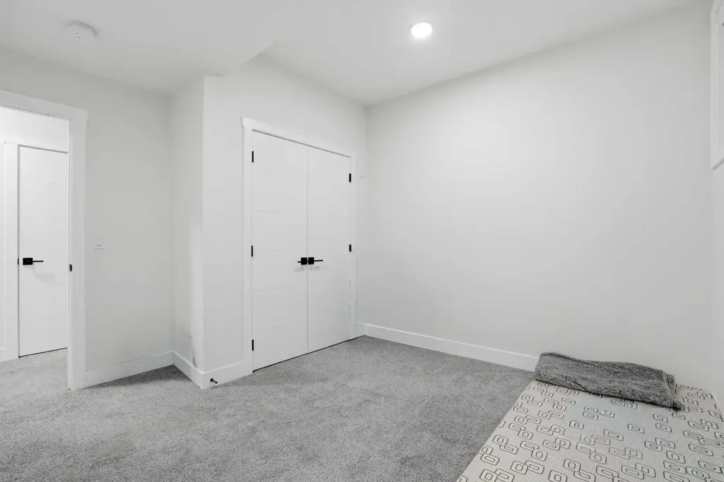 166 Kinniburgh Crescent Chestermere AB T1X 1Y1