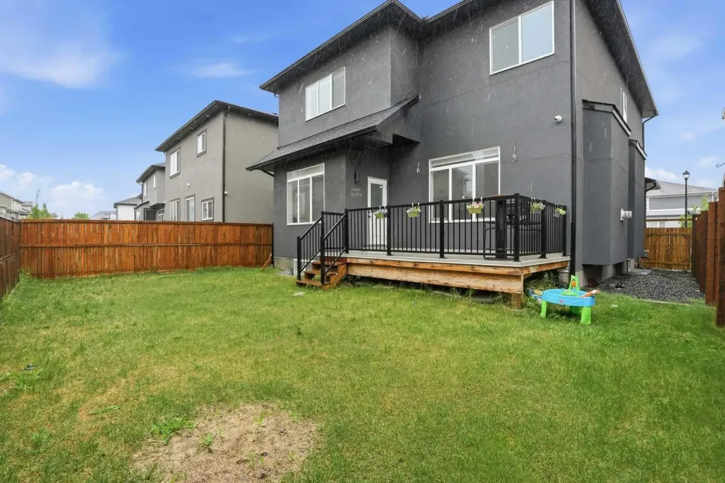 166 Kinniburgh Crescent Chestermere AB T1X 1Y1