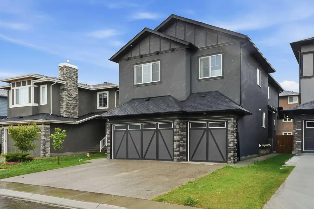 166 Kinniburgh Crescent Chestermere AB T1X 1Y1