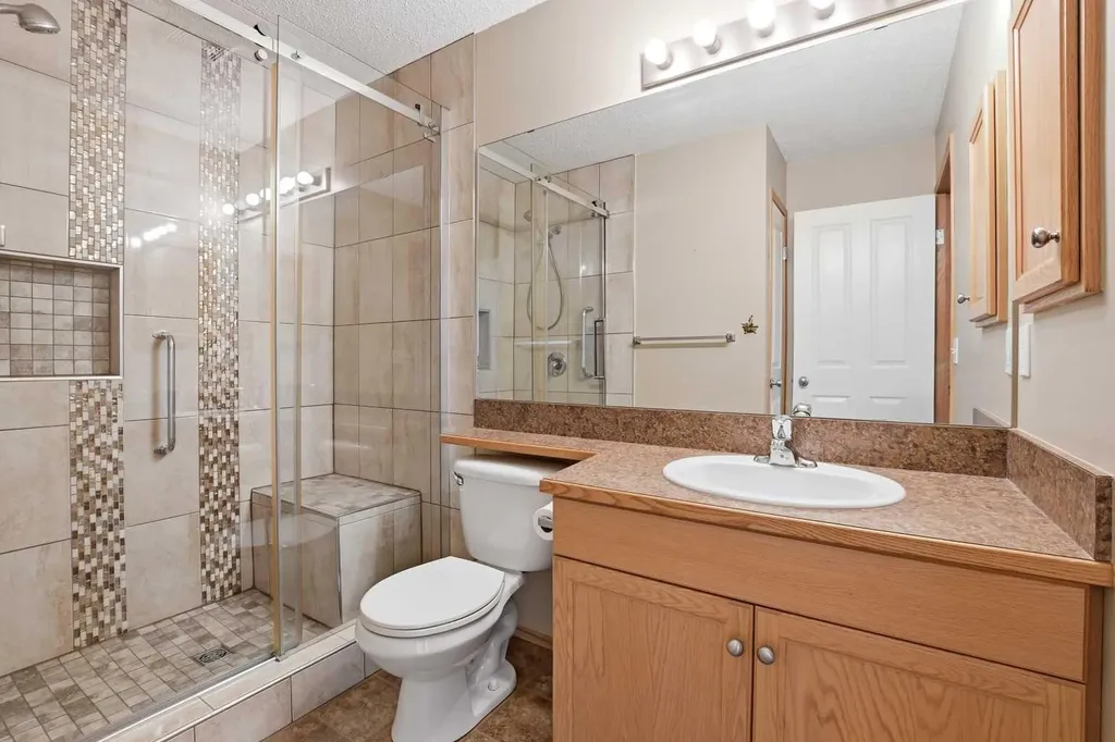 424 Jenkins Drive Red Deer AB T4P 3X1