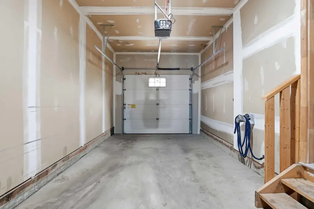424 Jenkins Drive Red Deer AB T4P 3X1