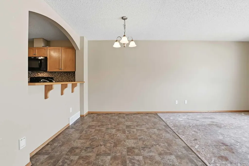 424 Jenkins Drive Red Deer AB T4P 3X1