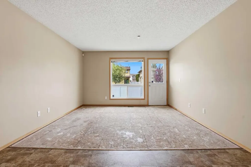 424 Jenkins Drive Red Deer AB T4P 3X1