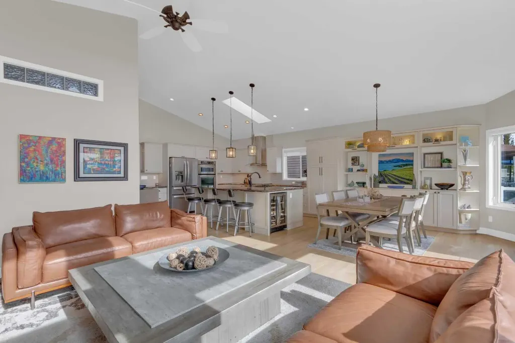 198 Douglas Woods Hill SE Calgary AB T2Z3B1