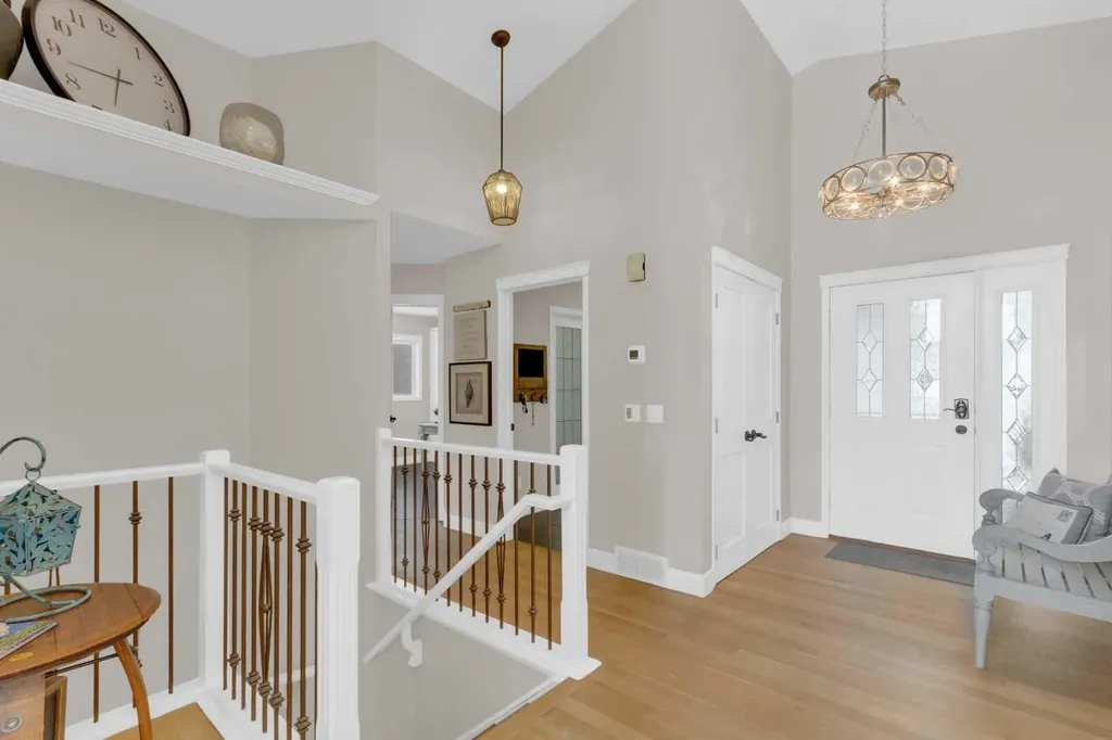 198 Douglas Woods Hill SE Calgary AB T2Z3B1