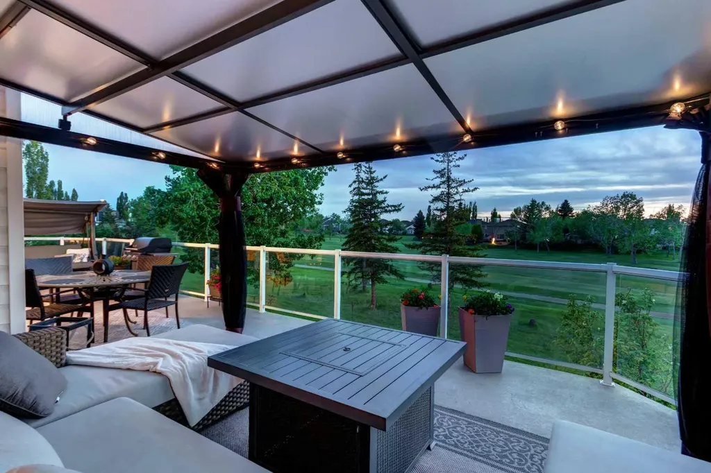 198 Douglas Woods Hill SE Calgary AB T2Z3B1