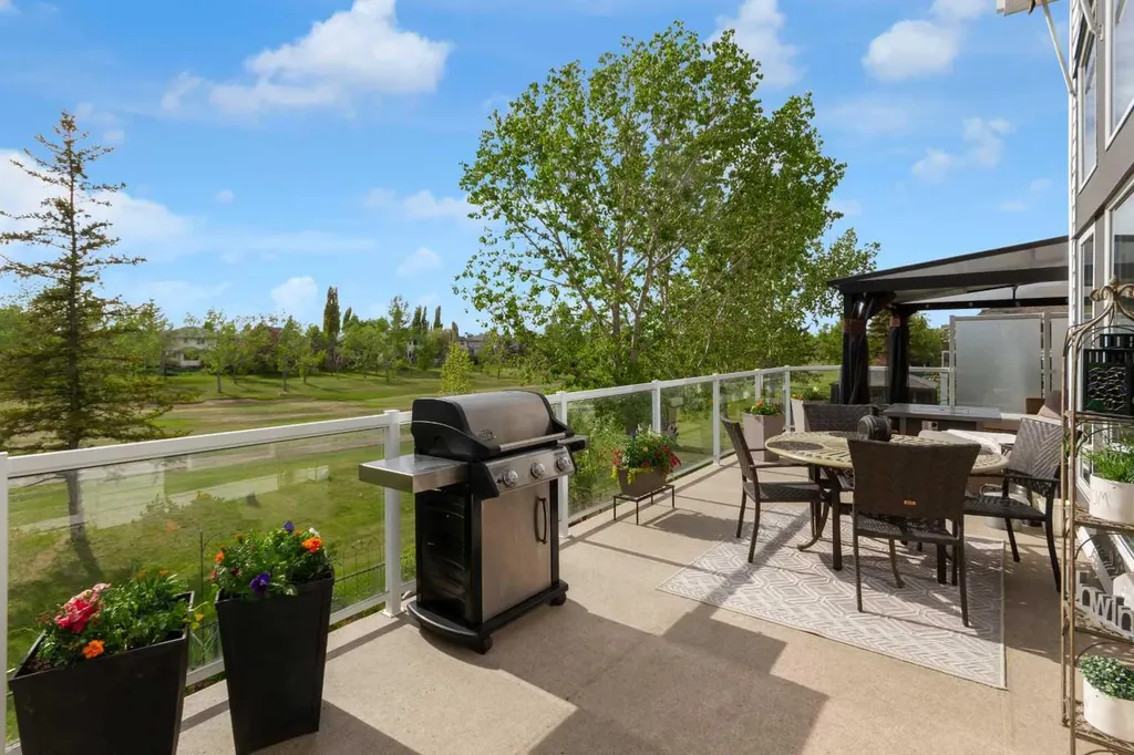 198 Douglas Woods Hill SE Calgary AB T2Z3B1