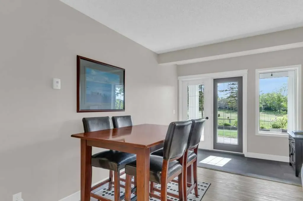 198 Douglas Woods Hill SE Calgary AB T2Z3B1