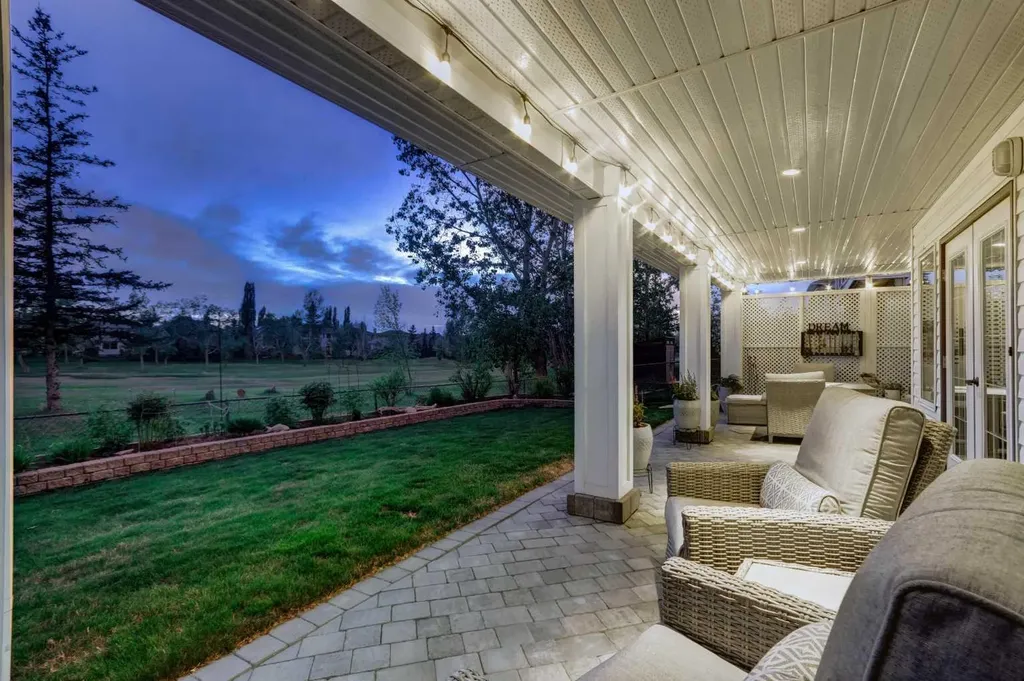 198 Douglas Woods Hill SE Calgary AB T2Z3B1