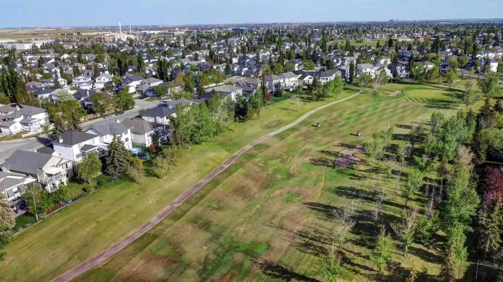 198 Douglas Woods Hill SE Calgary AB T2Z3B1