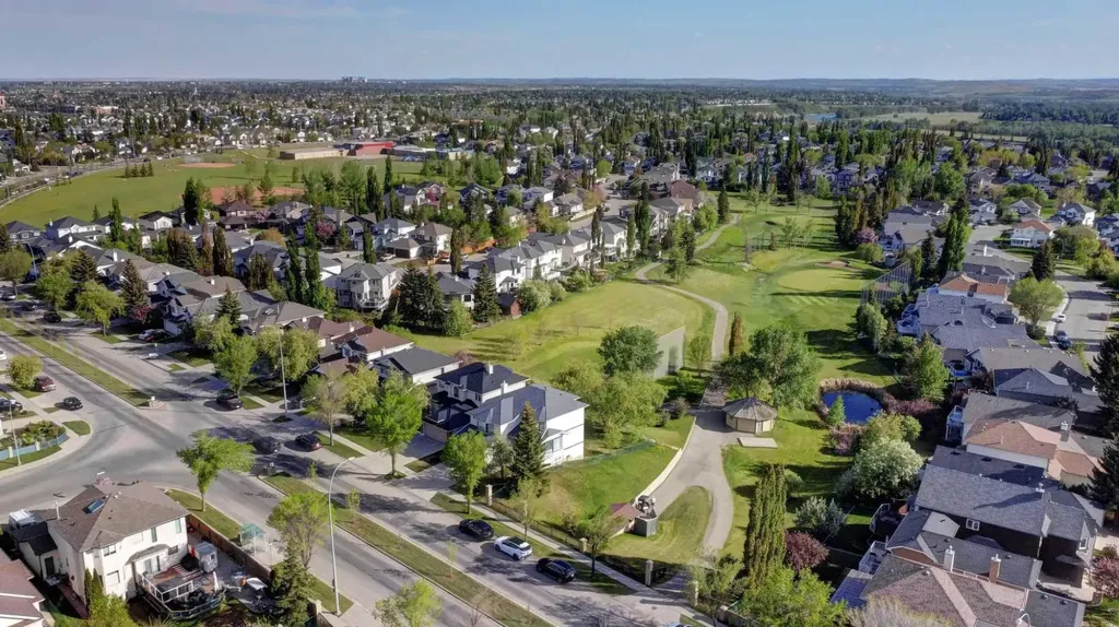 198 Douglas Woods Hill SE Calgary AB T2Z3B1