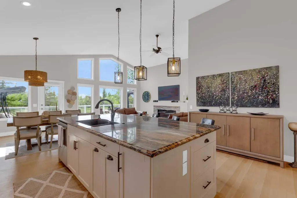 198 Douglas Woods Hill SE Calgary AB T2Z3B1