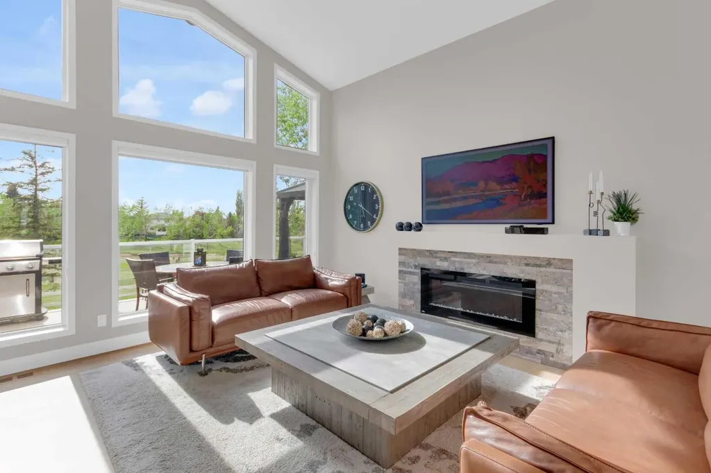 198 Douglas Woods Hill SE Calgary AB T2Z3B1