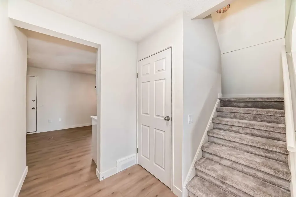 1515 Falconridge Drive NE Calgary AB T3J 1J8