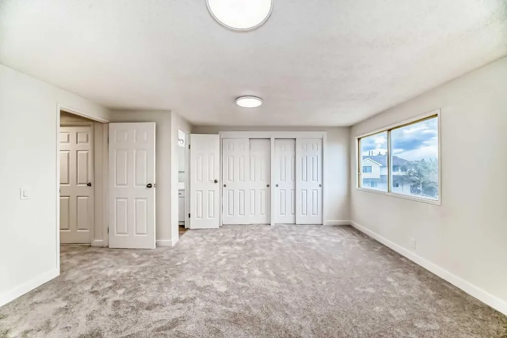 1515 Falconridge Drive NE Calgary AB T3J 1J8