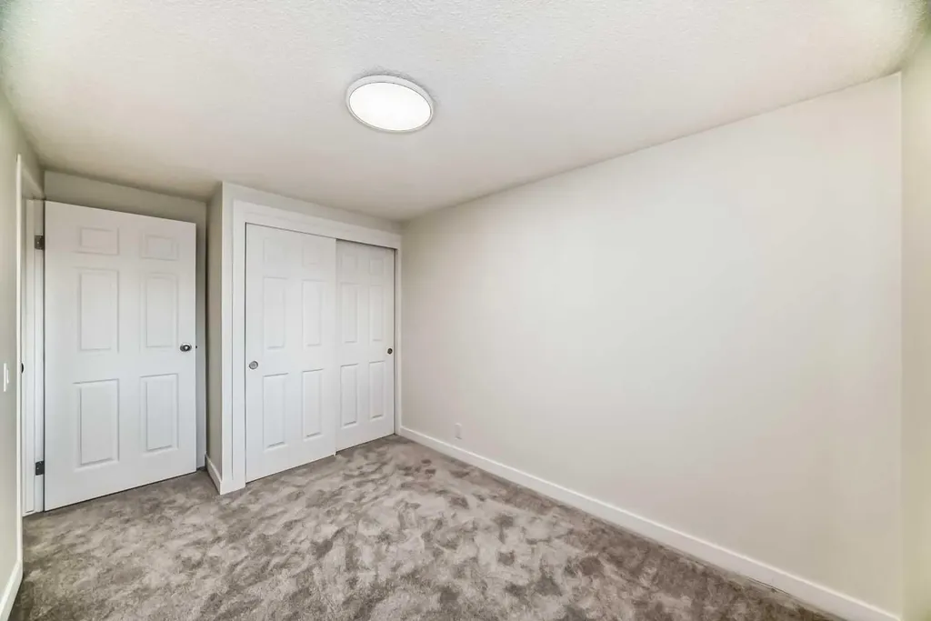 1515 Falconridge Drive NE Calgary AB T3J 1J8