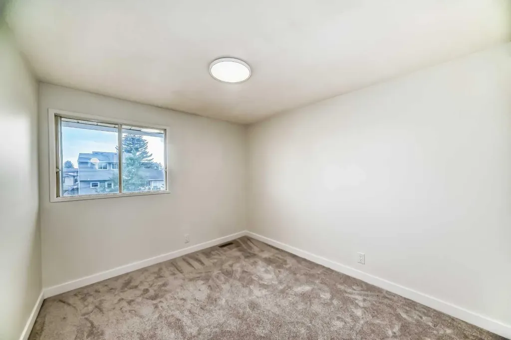 1515 Falconridge Drive NE Calgary AB T3J 1J8