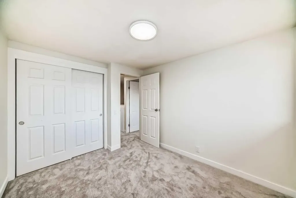 1515 Falconridge Drive NE Calgary AB T3J 1J8
