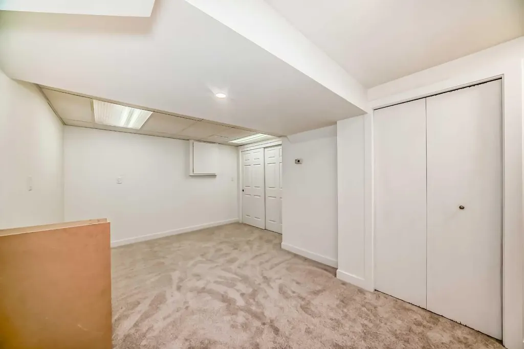 1515 Falconridge Drive NE Calgary AB T3J 1J8