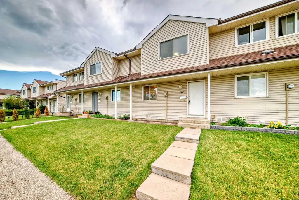 1515 Falconridge Drive NE Calgary AB T3J 1J8